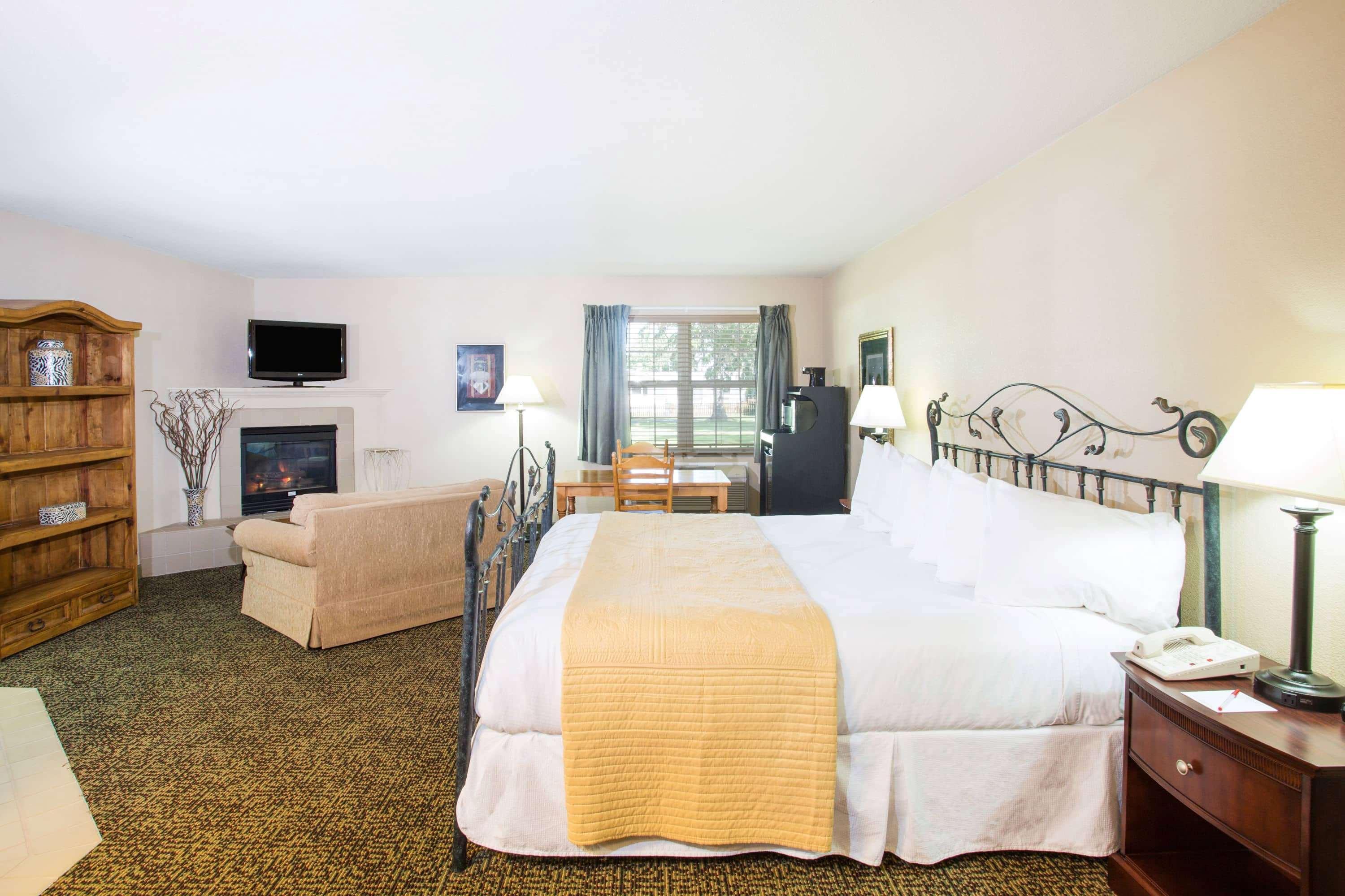 Wyndham Garden Galena Hotel & Day Spa Exterior photo