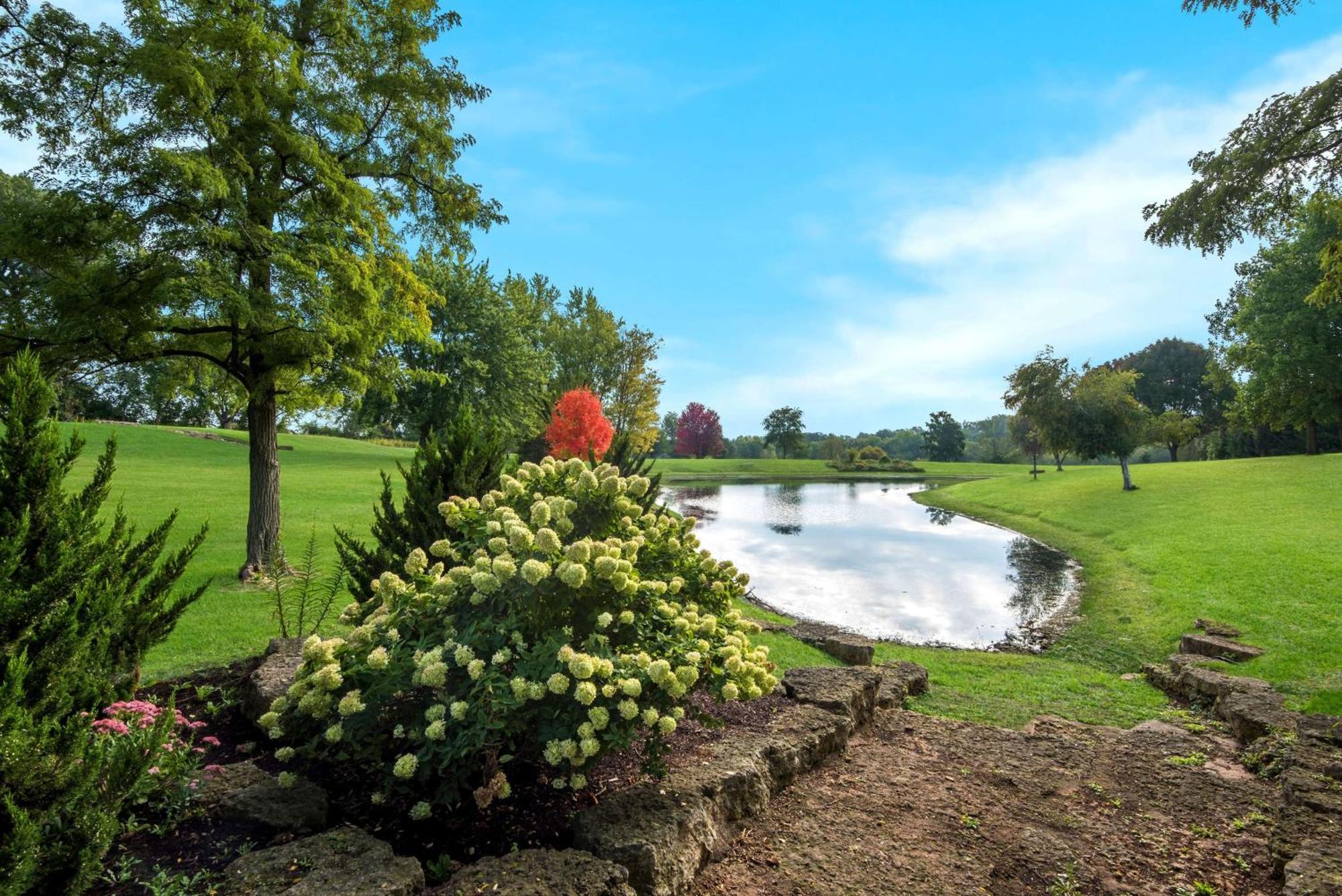 Wyndham Garden Galena Hotel & Day Spa Exterior photo