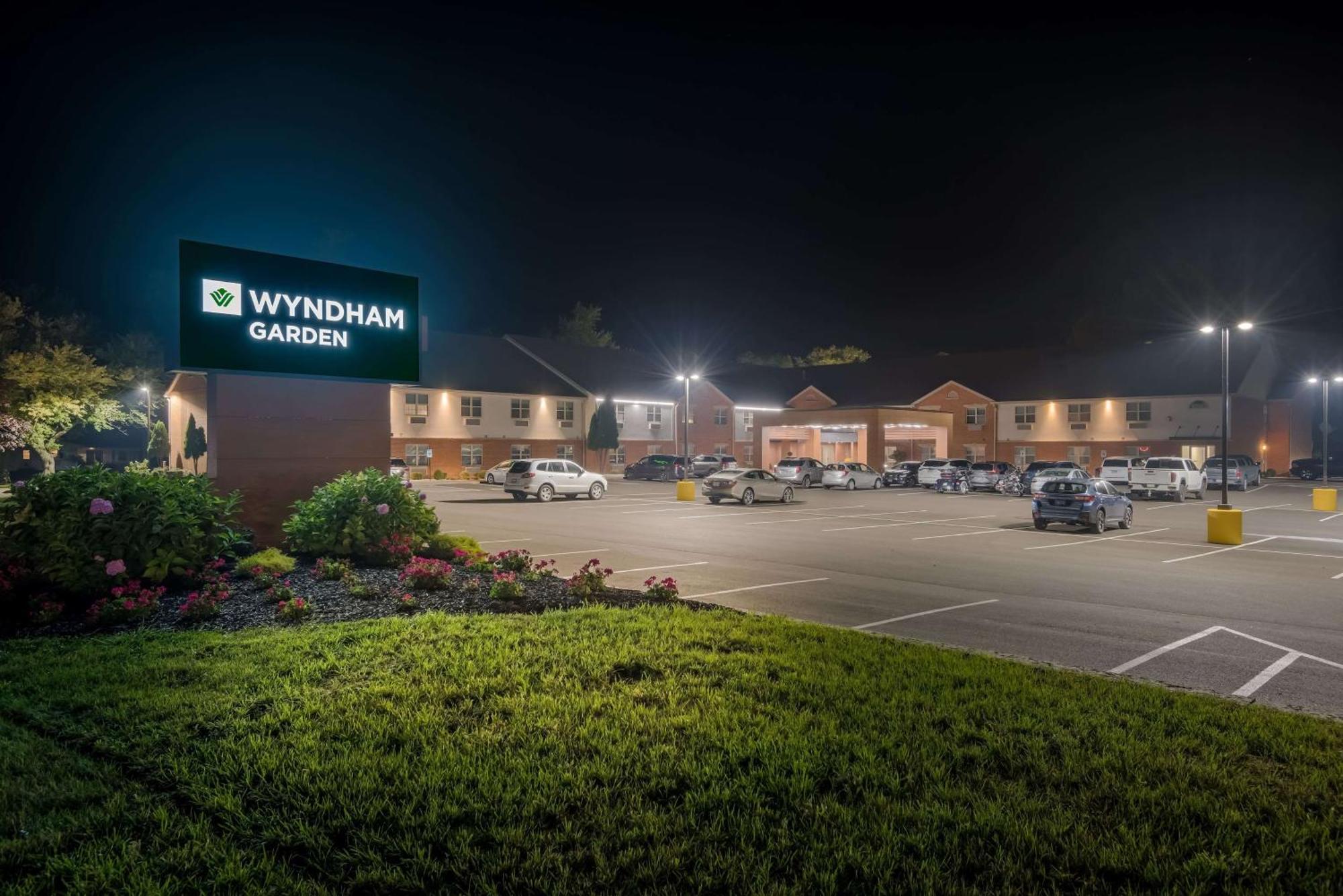 Wyndham Garden Galena Hotel & Day Spa Exterior photo