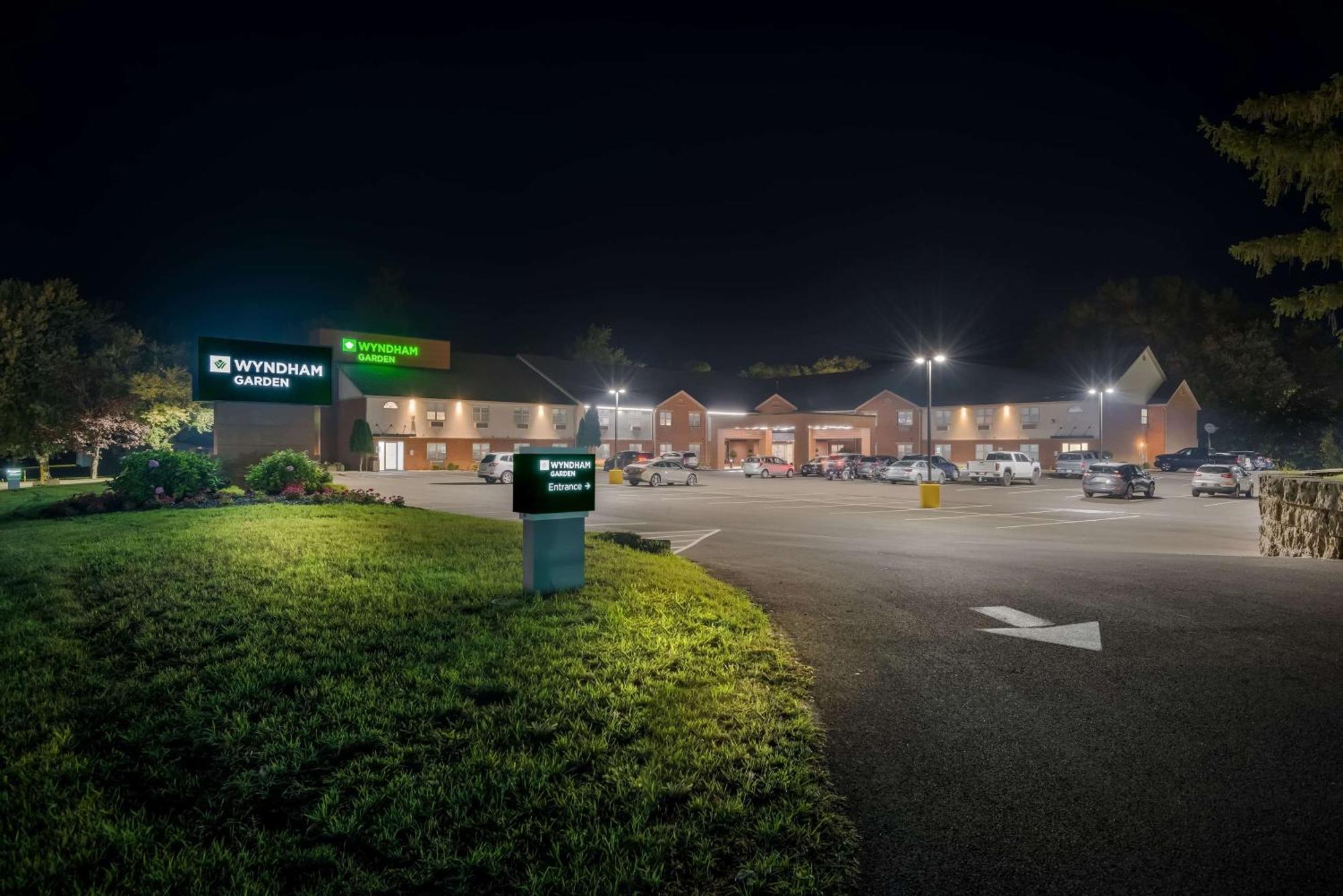 Wyndham Garden Galena Hotel & Day Spa Exterior photo