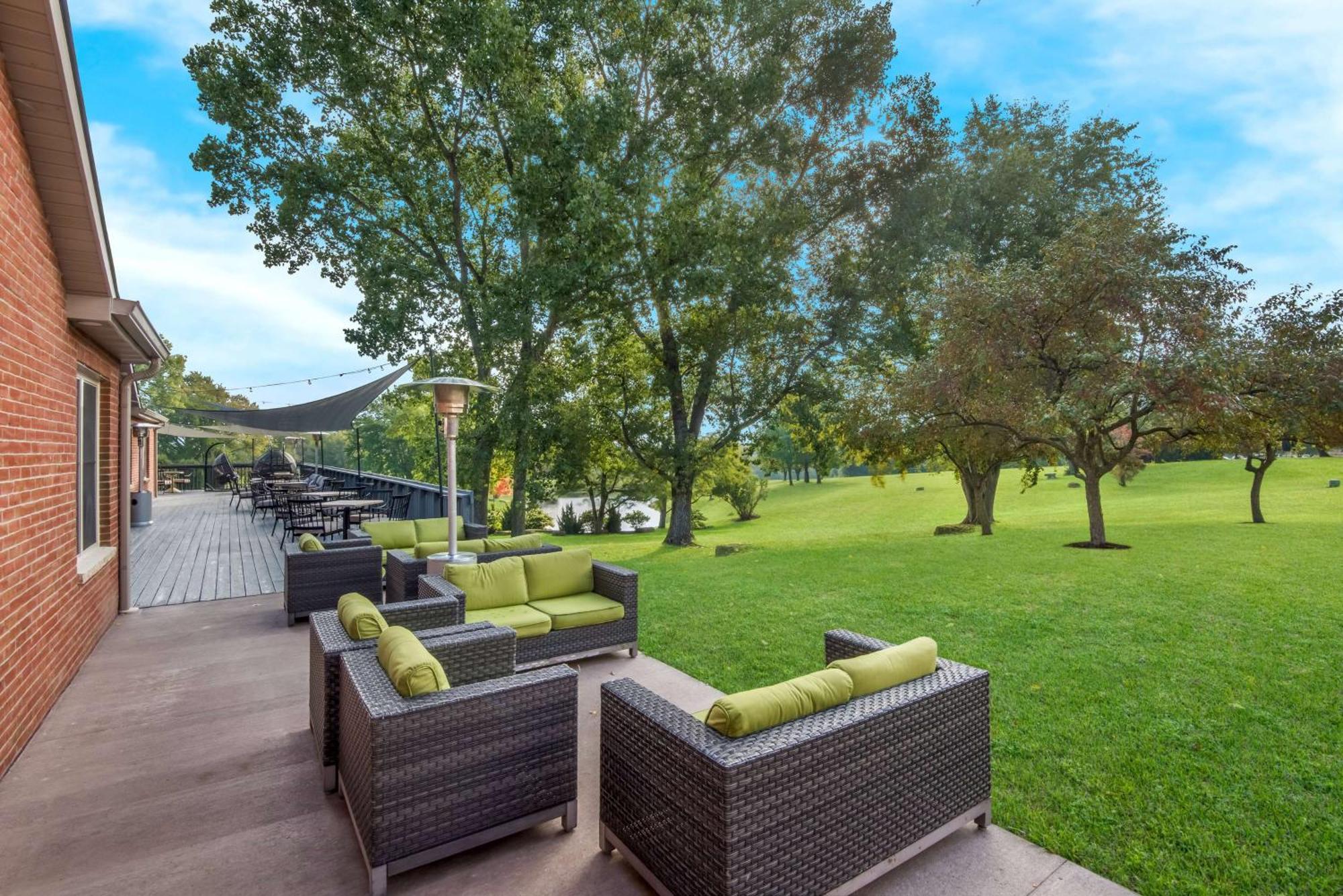 Wyndham Garden Galena Hotel & Day Spa Exterior photo